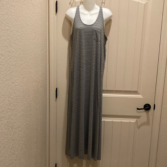 Poof Excellence Women’s Size L Maxi Dress Gray Striped Sleeveless Racer Back - Picture 1 of 8